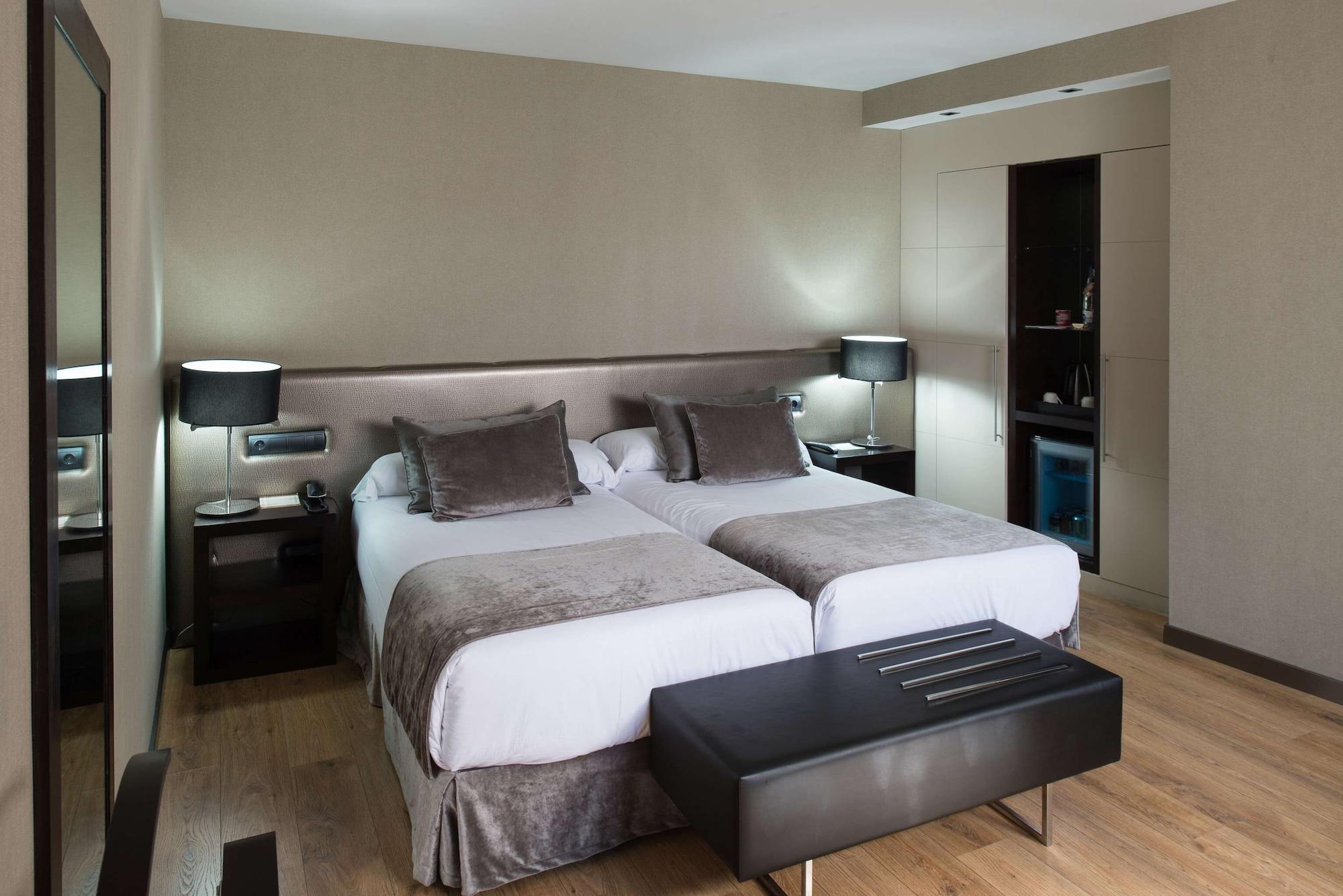 Hotell Catalonia Avinyo 3*
