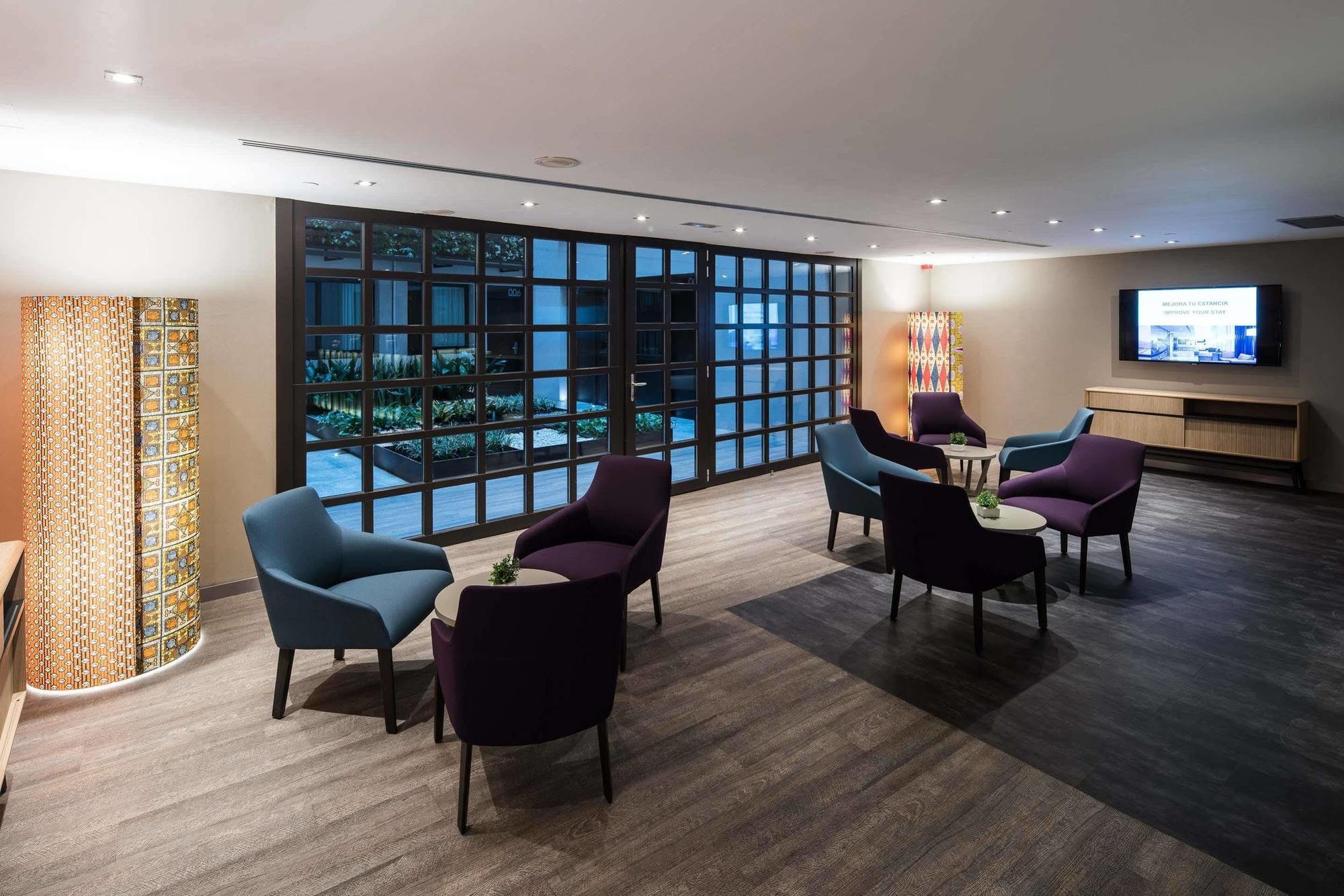 Catalonia Avinyo Hotell 3*