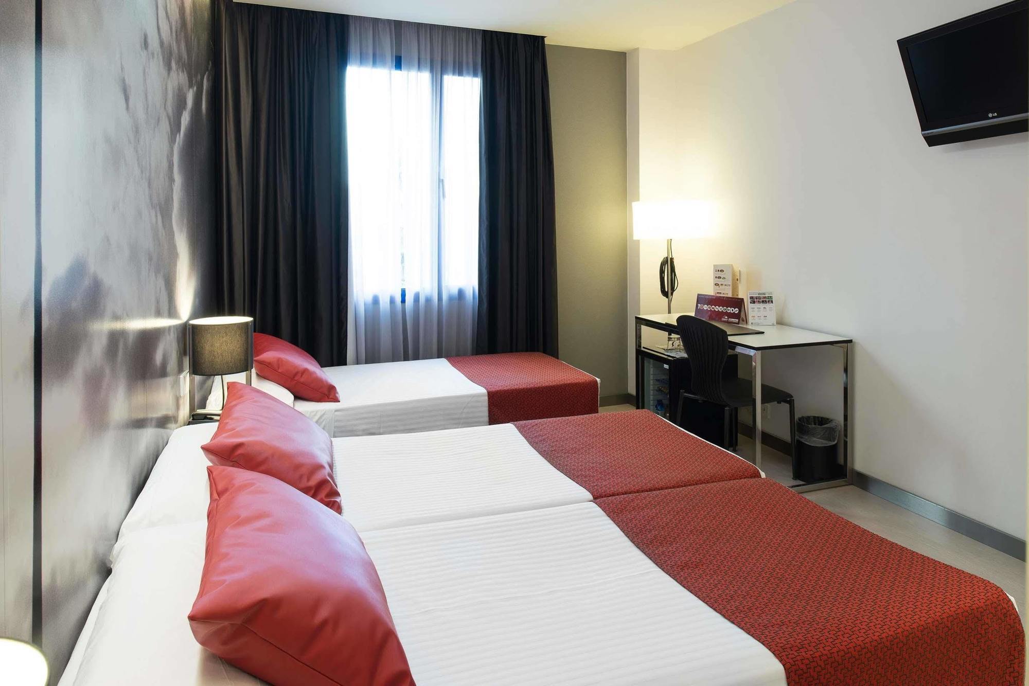 Hotel Catalonia Avinyó